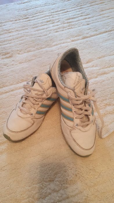 Кроссовки adidas