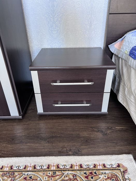 Продаю спальный гарнитур