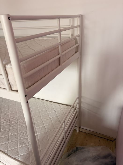 IKEA бяло двуетажно легло