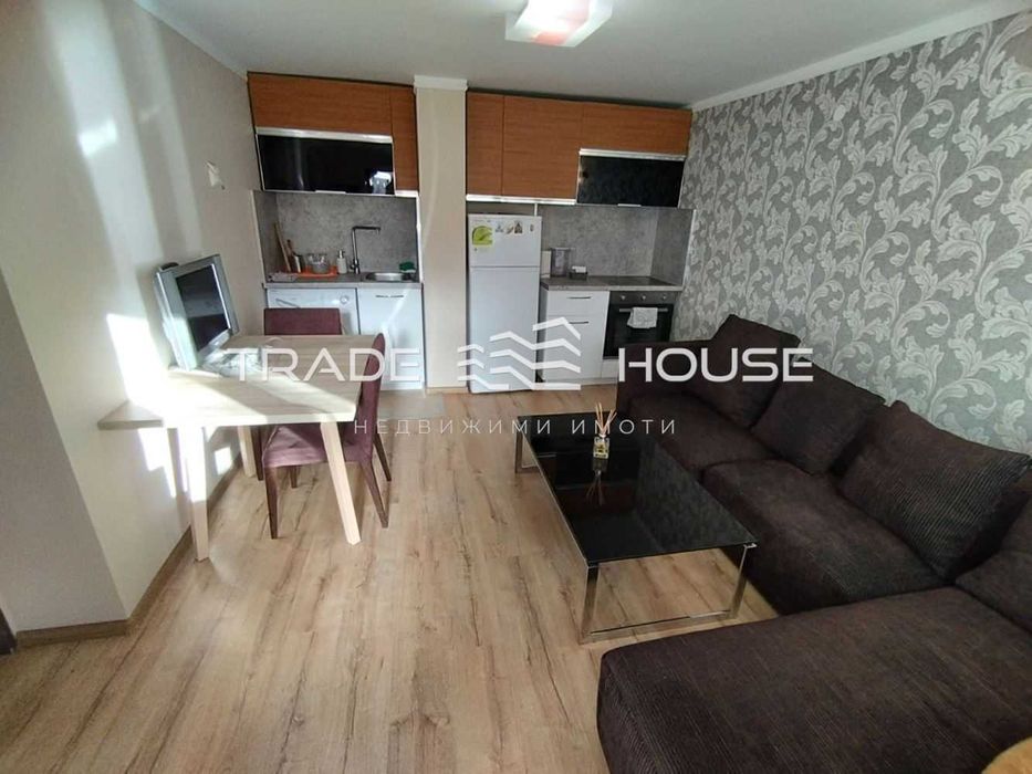 Дава се под наем Двустаен апартамент в Пловдив, Младежки Хълм - 50 кв.м за 280.5 € - Снимка #2