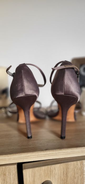 Sandale Max Azria  toc inalt subțire