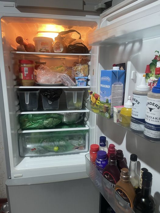 Продается холодильник Б/У Самсунг