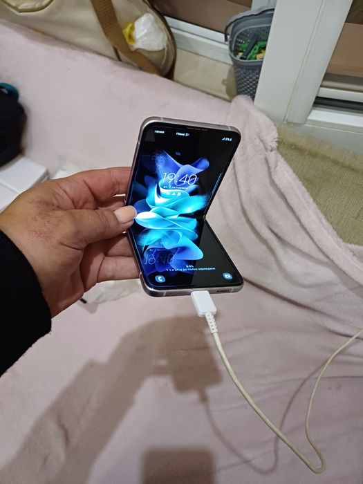 Samsung Galaxy z flip 3 5G 256 GB