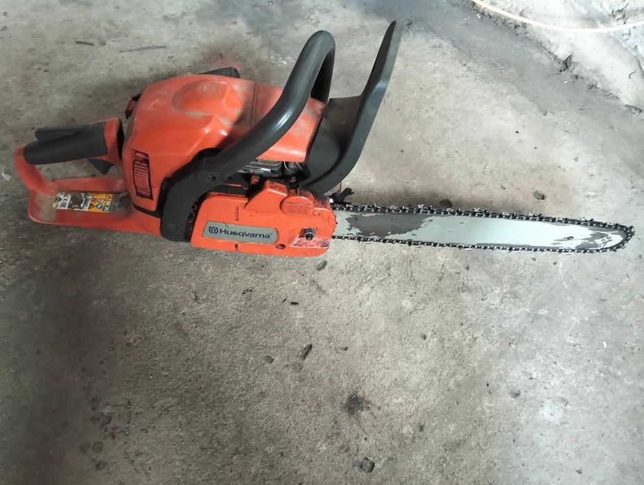 Vând drujbă detali la nr de telefon 0725388573