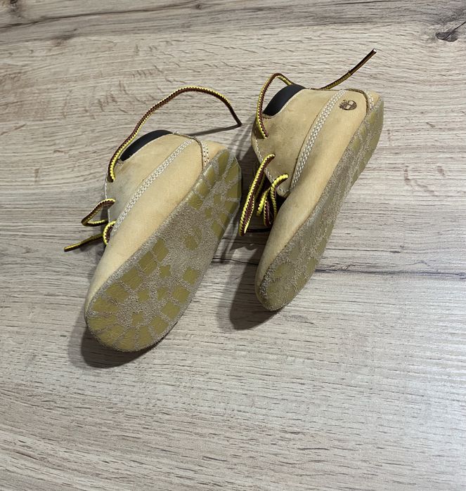 Чисто нови детски обувки / буйки на марката Timberland от набук