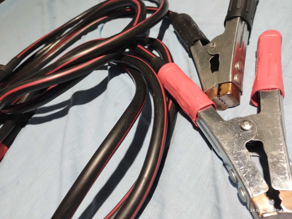 Set cabluri de pornire profesionale  12/ 24 v  2 x 3 m  25 mm2  cupru