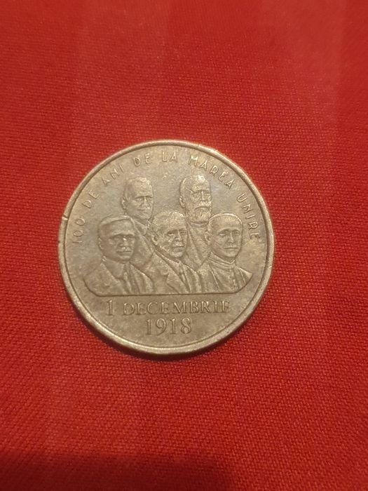 Vând monezi romanesti vechi.