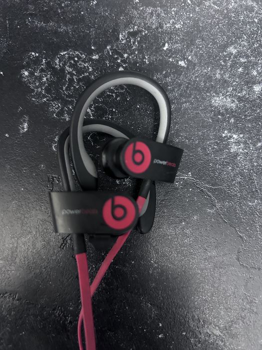 Căști Wireless Beats Powerbeats 3 – Negru/Roșu (Ediție Specială Defiant Black-Red)