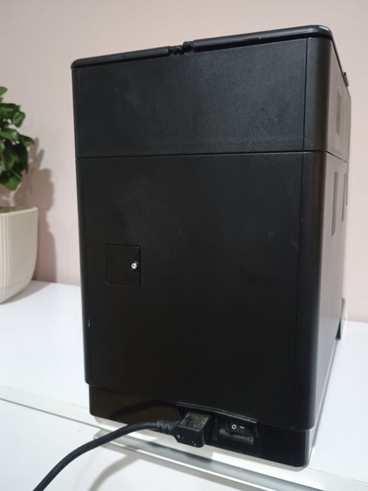 Philips HD8844 автоматична кафемашина с керамична мелачка