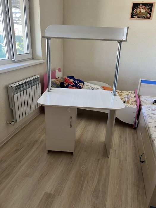 Срочно продам стол