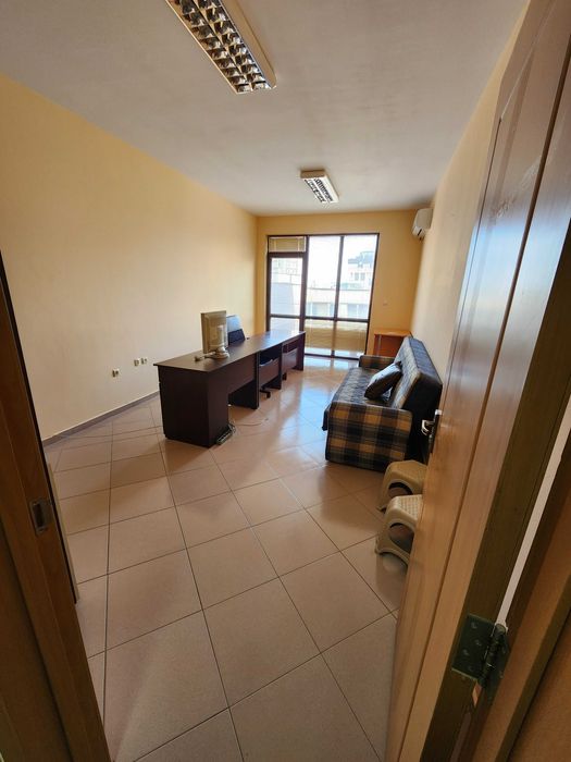Дава се под наем Офис в Асеновград - 35 кв.м за 153 € - Снимка #1