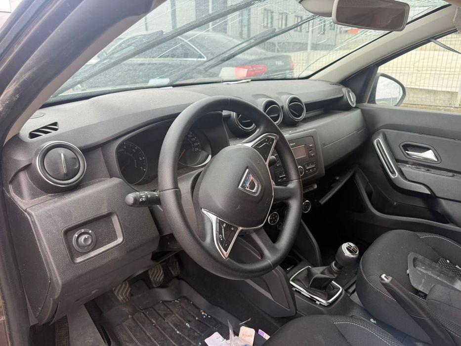 Dezmembrez Dacia Duster 2 2018 maro 1.6 sce H4M 35000 km volan stanga