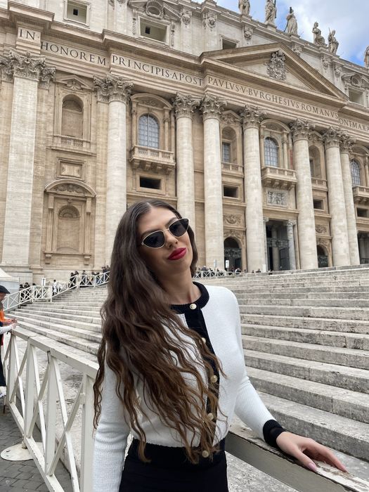 Пролетна бяла жилетка