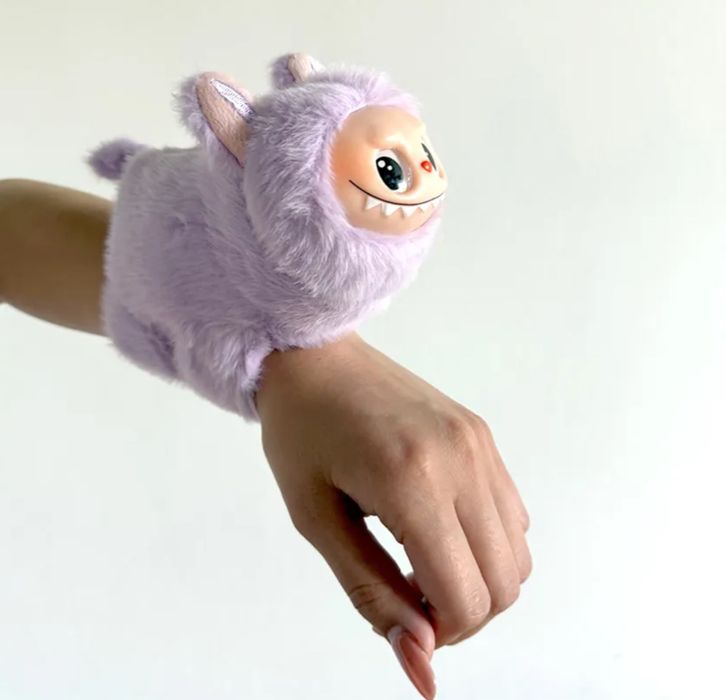 Лабубу игрушки и браслеты