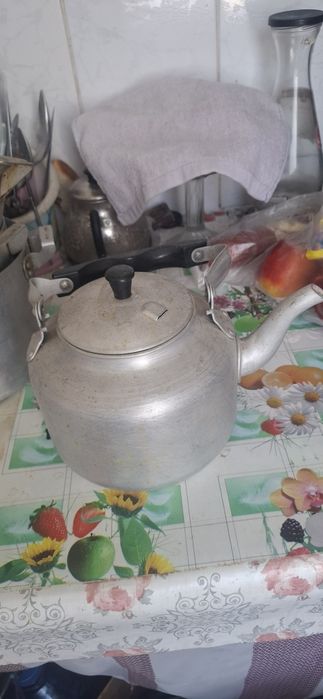 Продам кастрюли алюминиевые и чайник