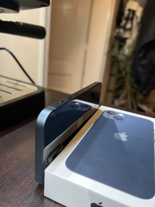 Apple iPhone 13 – 128 GB, син – отлично състояние