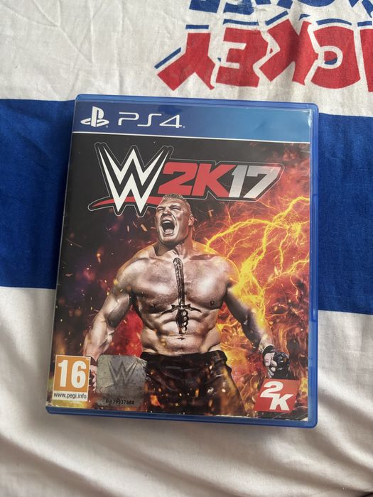 vand ps4 cu 2 manete si 3 jocuri(Mafia3,wwwe2k17,nfs payback) preț negociabil
