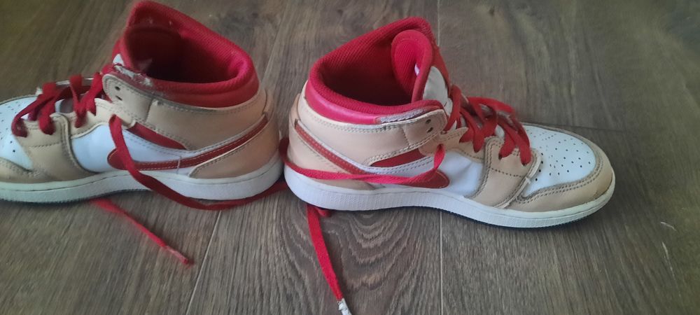 Air Jordan 1 Mid GS "Light Curry Cardinal Red"