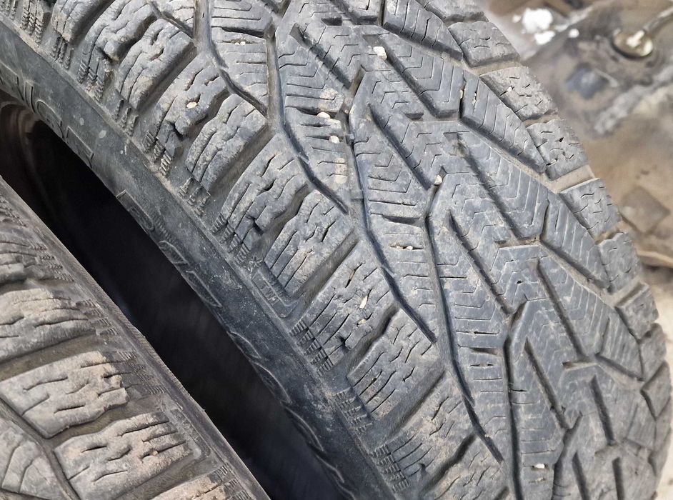 Зимни Гуми 225 65 17 DOT 3520 5мм грайфер