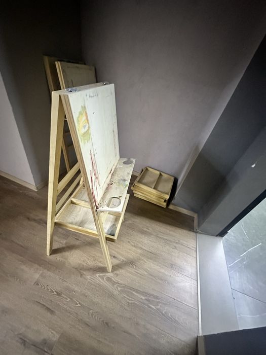 Мольберт с подставкой
