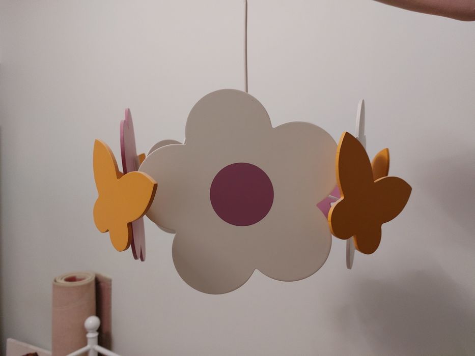 Covor și Lustra camera copii