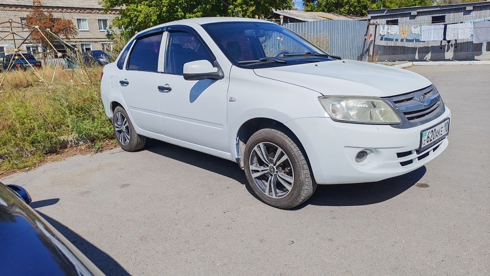 Продам автомобиль Lada Granta 2012