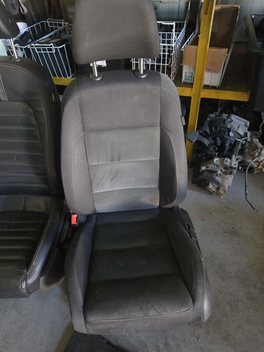 Interior europa complet   alcantara scaune fete usi cotiera  Volkswagen golf 6 4 usi