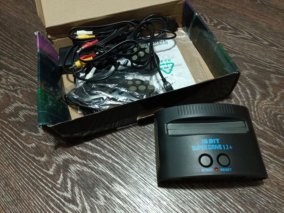 Продам новую приставку Sega 95 встроенных игр