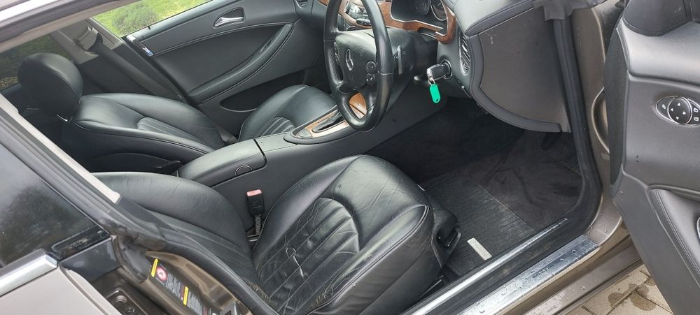 Mercedes CLS 320 din 2008 motor 3.0 V6 OM 642  Volan  pe dreapta Angli