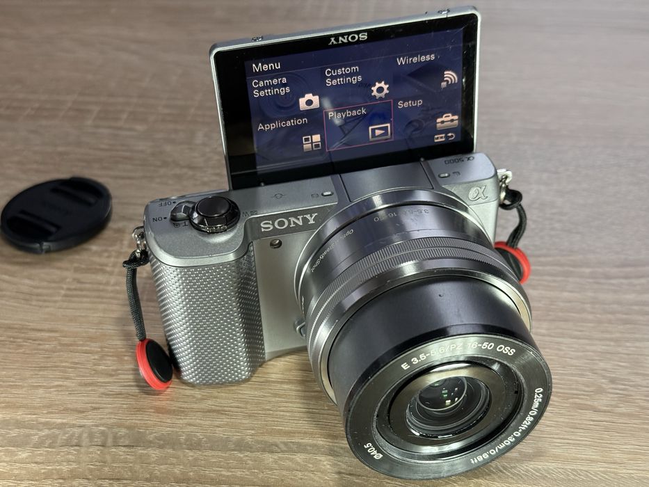 Sony Alpha A5000 + 16-50mm OSS