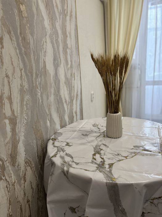 Продам стол кухонный с табуретами