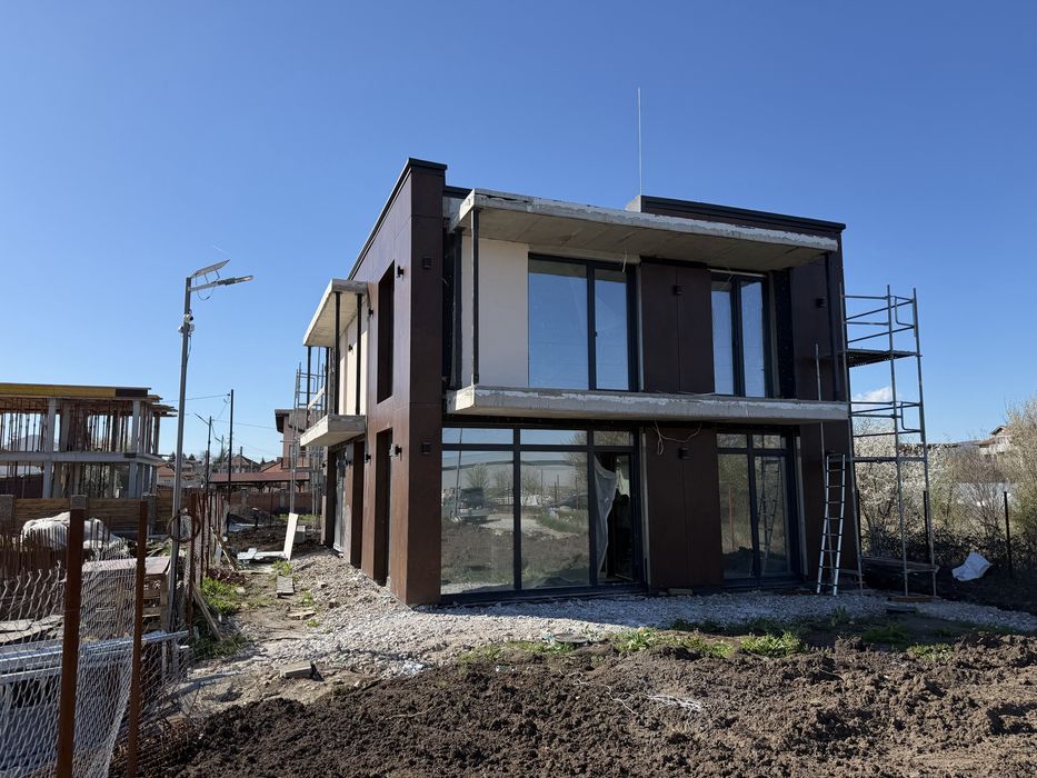 Продава се Къща в Костинброд - 218 кв.м за 1051 €/кв.м - Снимка #3