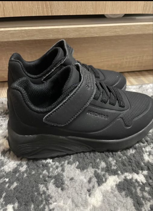 Adidasi fetite Skechers marimea 28,5