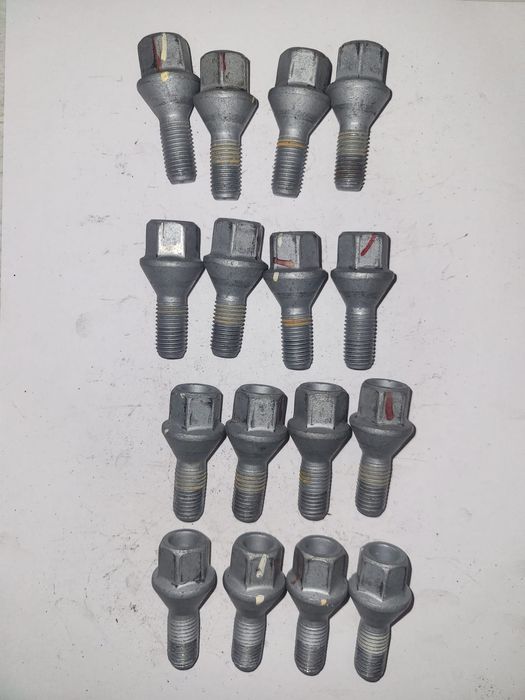 Seturi prezoane roți pentru Dacia, VW, Ford. 
Set antifurt nefolosit =