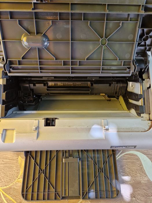 HP LaserJet P1006 – Imprimantă laser alb-negru – 80 lei
