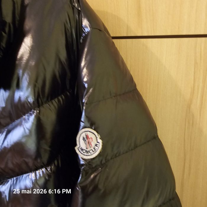 Vând jachetă -"MONCLER "-