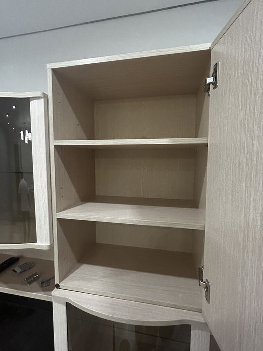 Продам стенку для телевизора