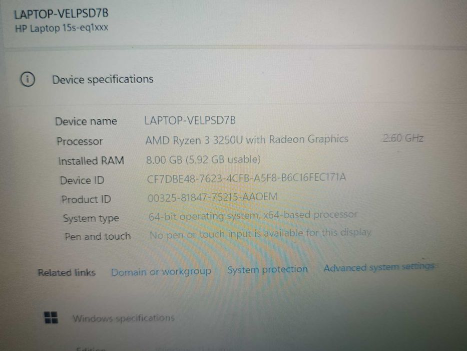 Leptop HP 15S este aproape nou