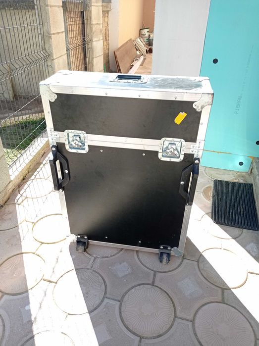 Flight case - Твърд куфар