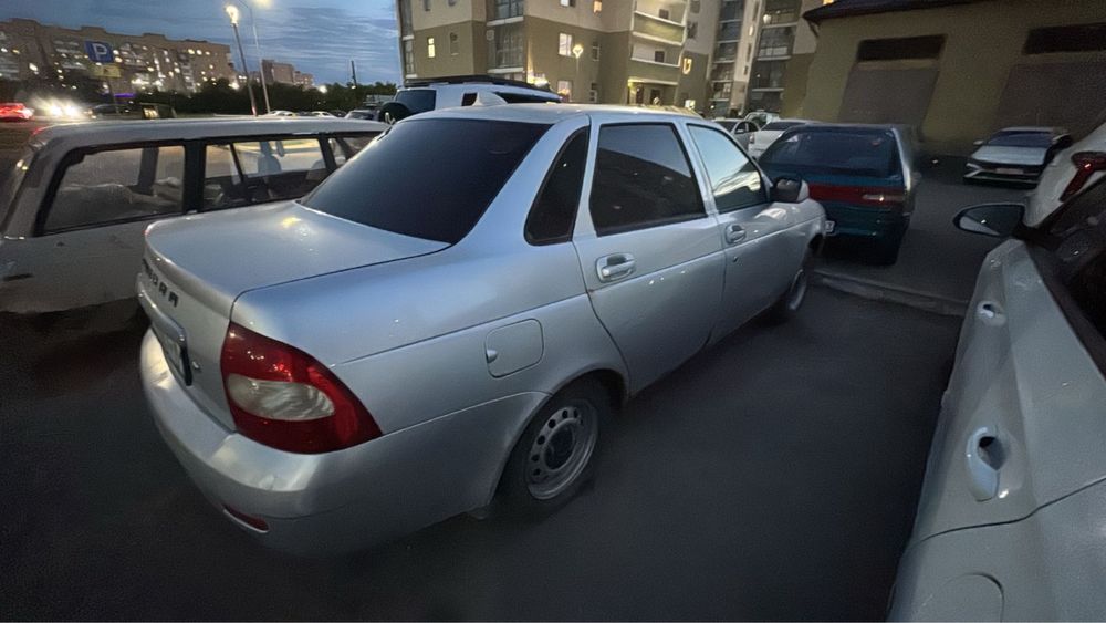 Автомобиль приора ваз
