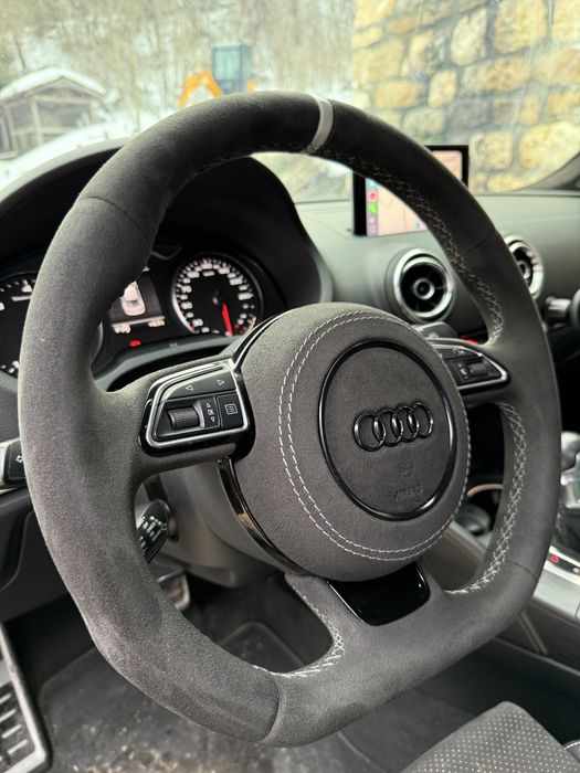 Рязан волан алкантара от audi a3 8v