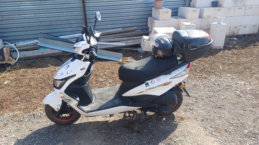 Продам скутер м8