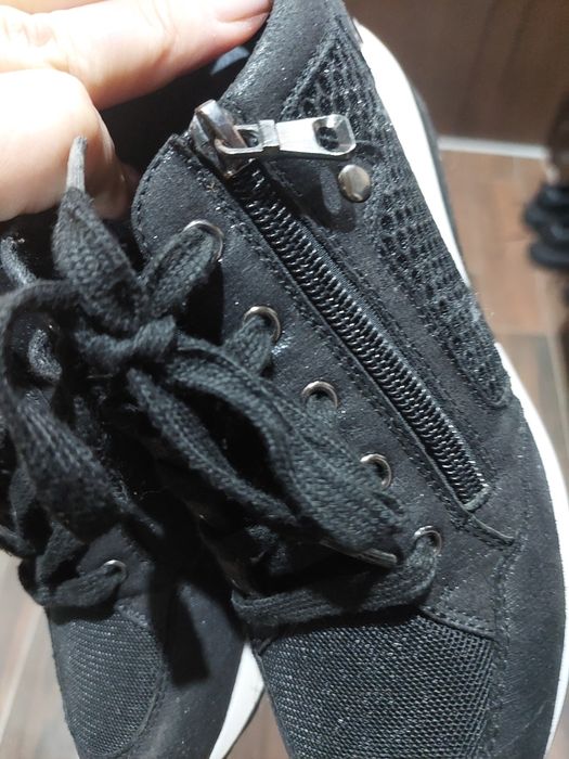 Дамски  спортни обувки