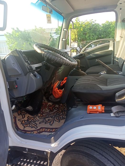 İSuzu yuk avtmobili