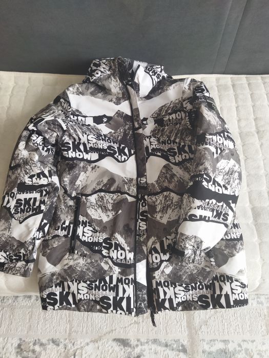 Продам куртки на подростка.