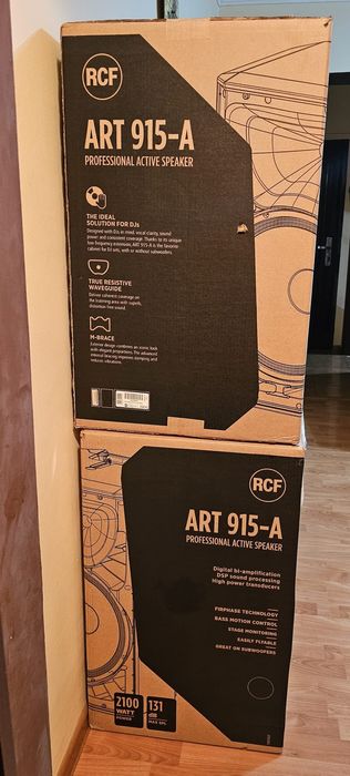 Boxe rcf art 915a insotite de stative negre