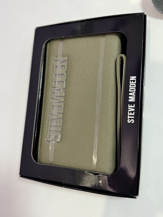Steve Madden портфейл