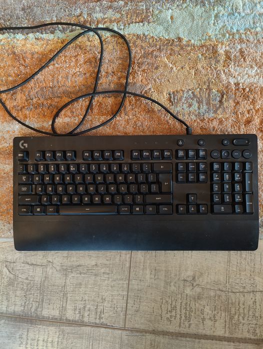 Tastatură Logitech G213 – Stare excelentă, perfect funcțională