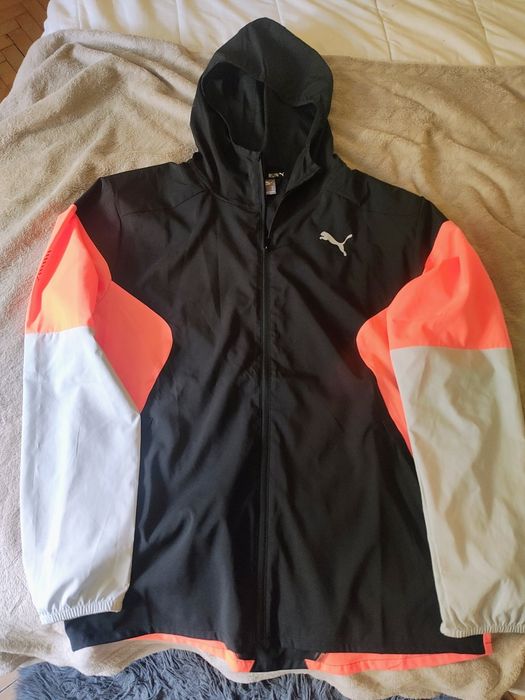 Jachetă sport Puma DryCell cu glugă – negru, alb și portocaliu neon