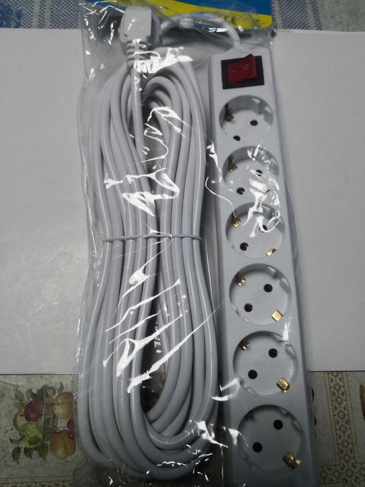 Prelungitor 6 prize, 10 m cu intrerupator cu cablu de 10 si de 16 A
